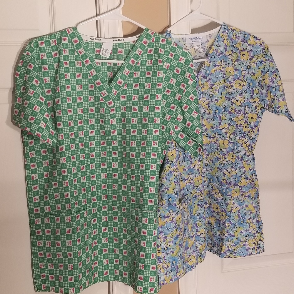 2 Scrubeez ladies Scrub Tops size XS